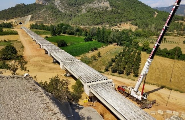 kalyon-ınsaat-projelerımız-raylı-sistem-projeleri-bandırma-bursa-yenişehir-osmaneli-yüksek-standartlı-tren-projesi-anasayfa-projeler-card-m.jpg