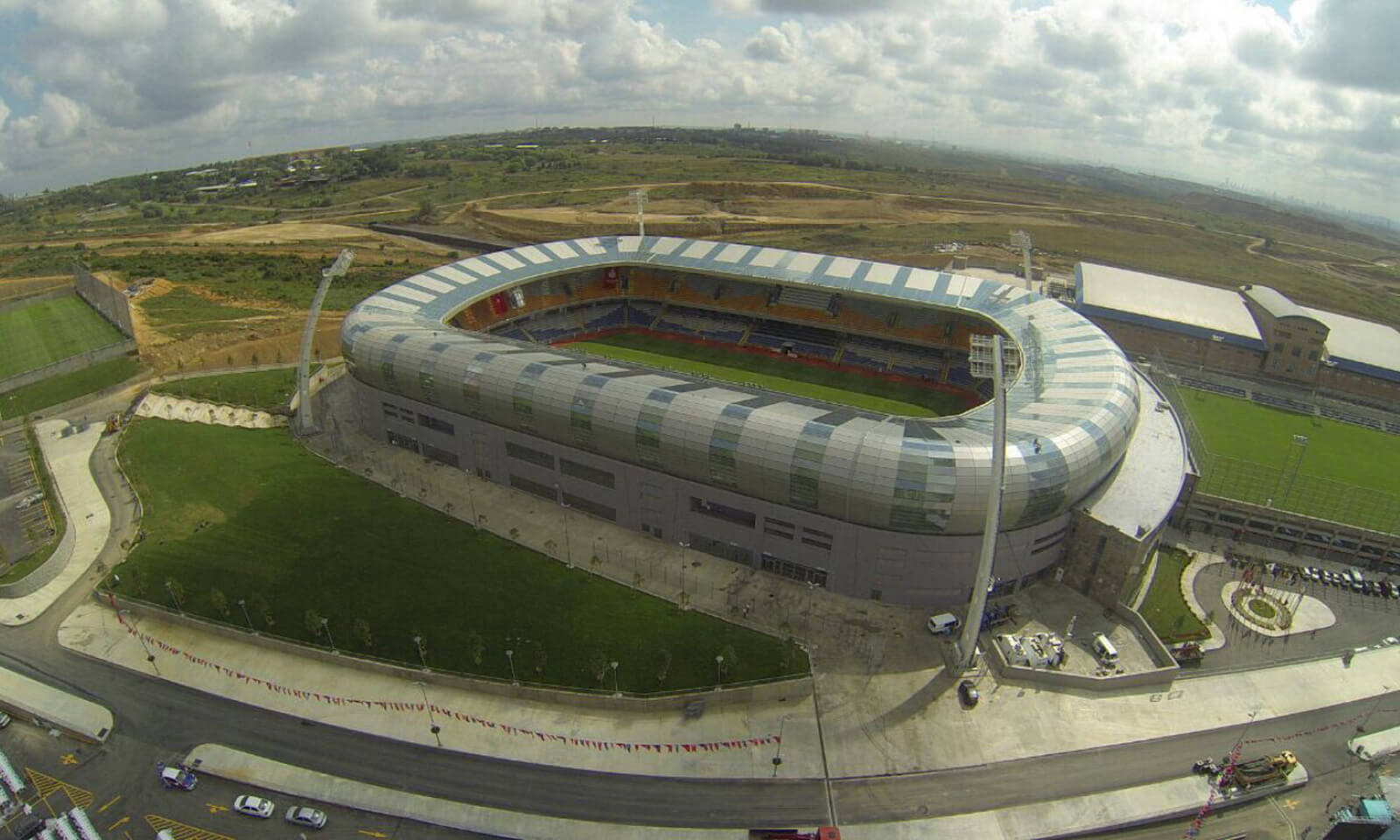 kalyon-insaat-projelerimiz-basaksehir-stadyumu-galeri-d2.jpg