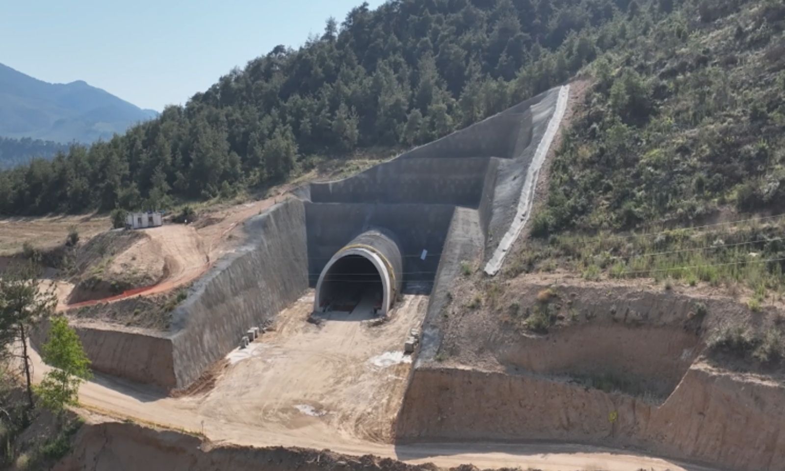 kalyon-ınsaat-projelerımız-raylı-sistem-projeleri-bandırma-bursa-yenişehir-osmaneli-yüksek-standartlı-tren-projesi-galeri-1-d.jpg