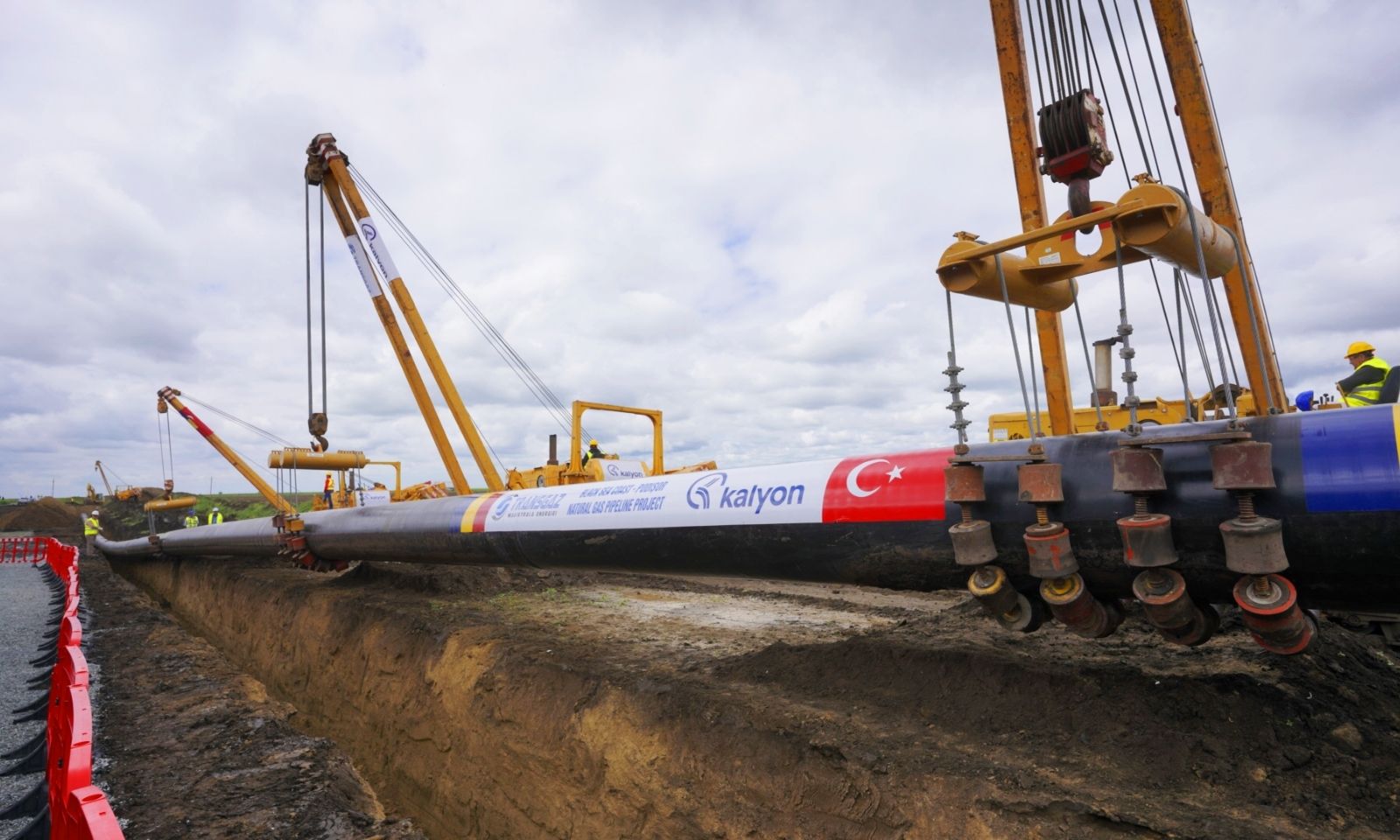 kalyon-ınsaat-projelerımızpetrol-ve-doğalgaz-projeleri-karadeniz-kıyısı-podişor-doğalgaz-boru-hattı-galeri-1-d.jpg