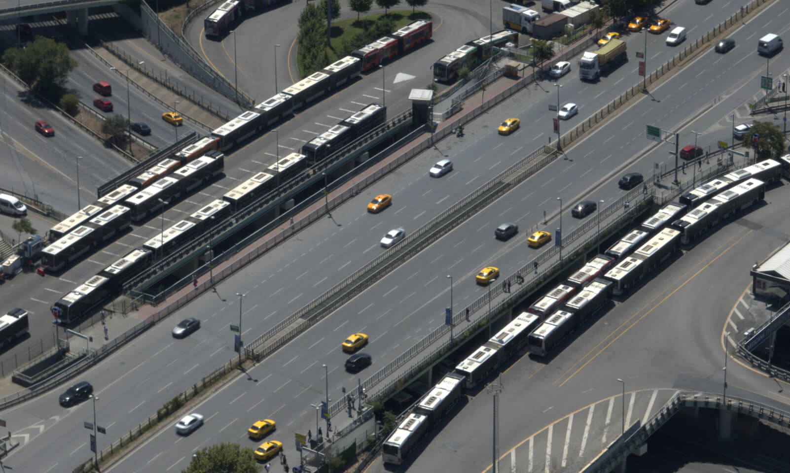 kalyon-insaat-projelerimiz-metrobus-hattı-modal-d4.jpg