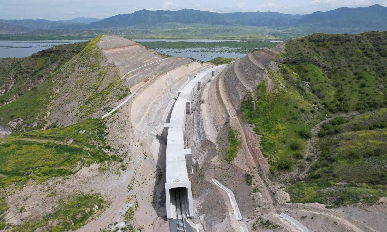 kalyon-ınsaat-projelerımızulasıtrma-alt-yapı-projeleri-azerbaycan-horadiz-ağbend-demiryolu-projesi-galeri-4-d.jpg