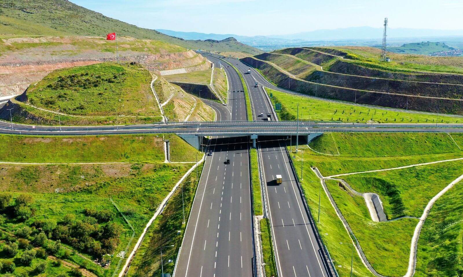 kalyon-ınsaat-projelerımız-ulastırma-altyapısı-projelerı-kuzey-ege-otoyolu-galeri-2-d.jpg