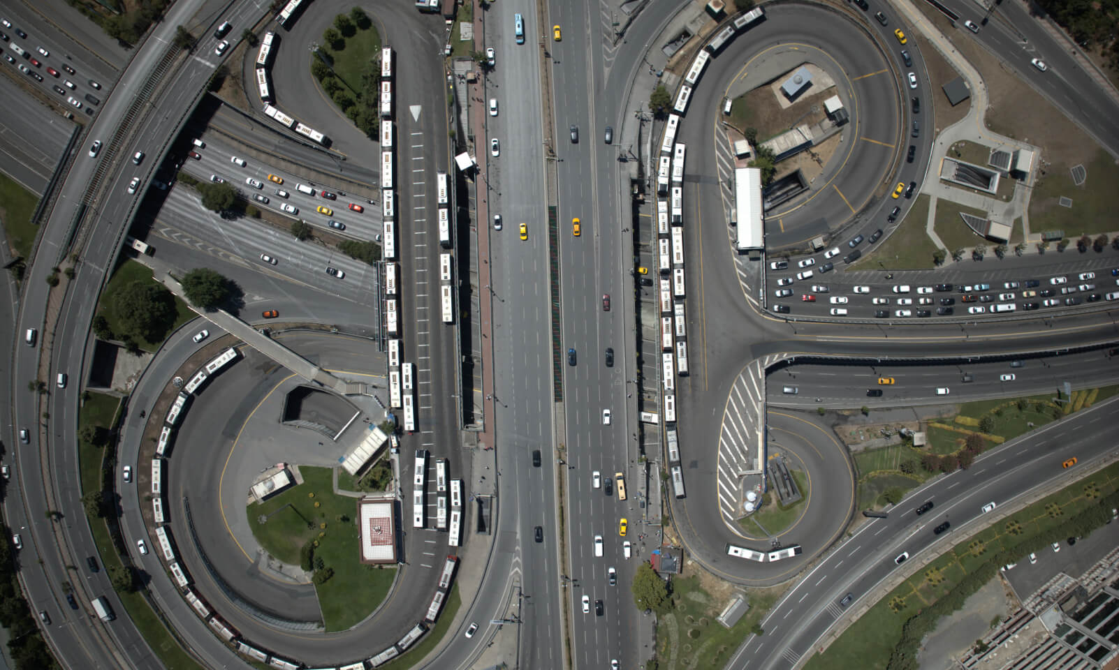 kalyon-insaat-projelerimiz-metrobus-hattı-modal-d2.jpg