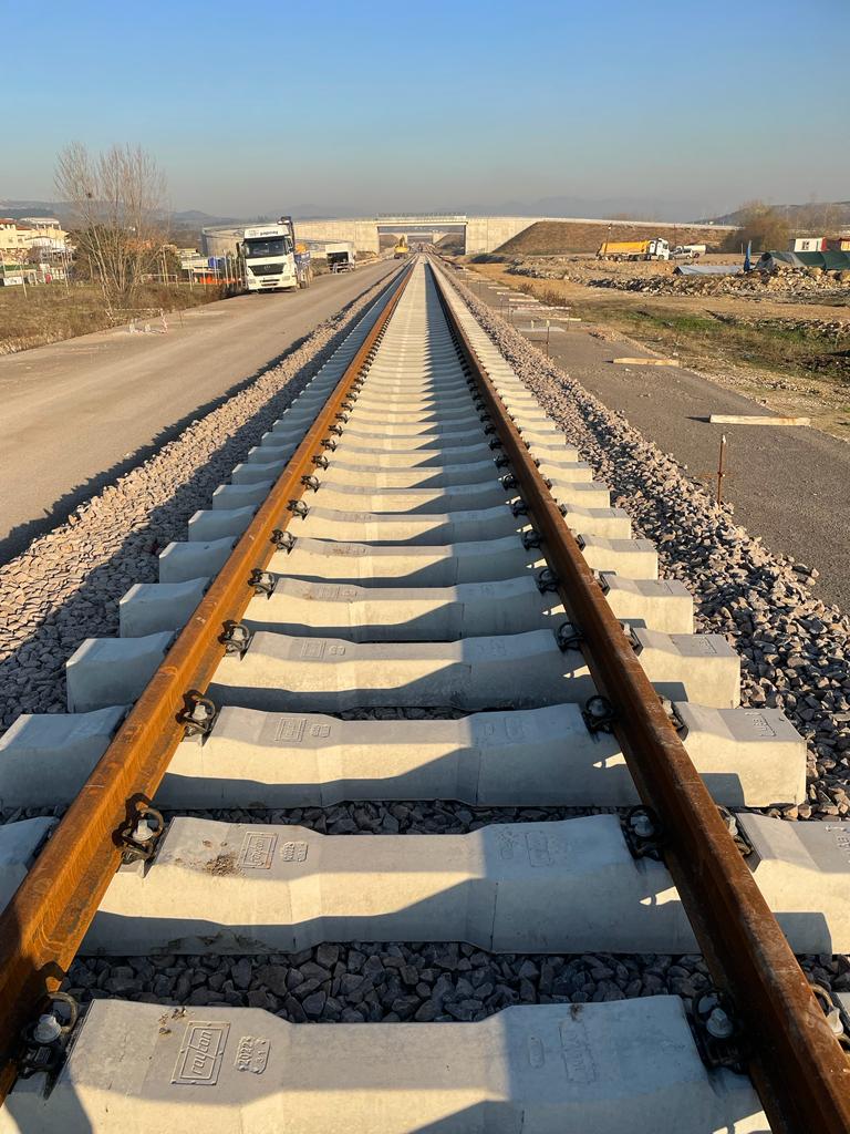 kalyon-ınsaat-projelerımız-raylı-sistem-projeleri-bandırma-bursa-yenişehir-osmaneli-yüksek-standartlı-tren-projesi-galeri-10-modal.jpeg